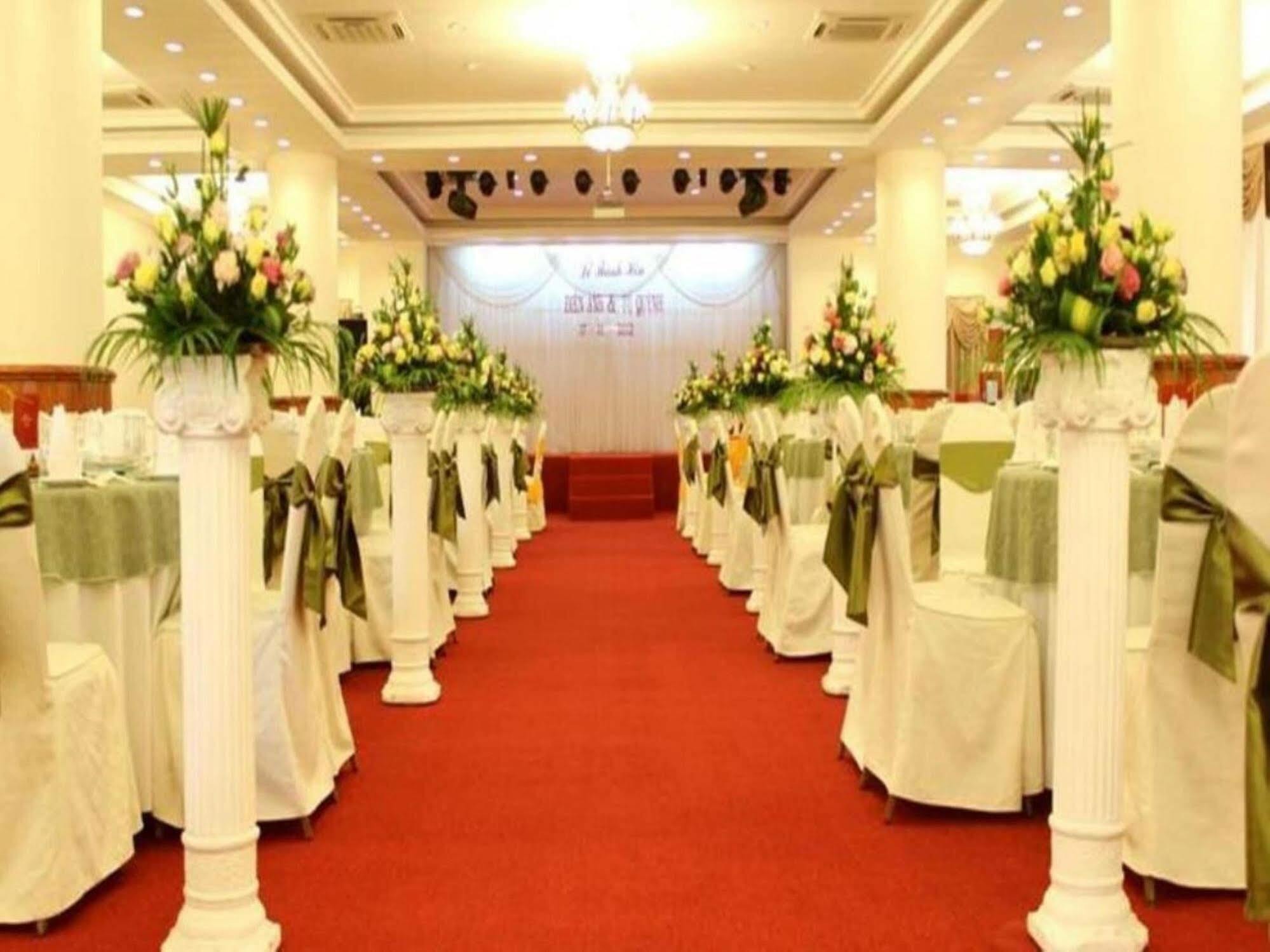 Tan Son Nhat 2 Hotel Ho Chi Minh City Bagian luar foto